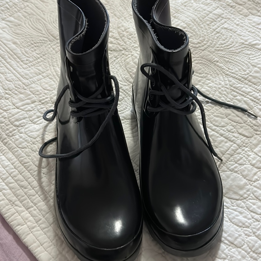 Woman electric karma blac rain boots size 8